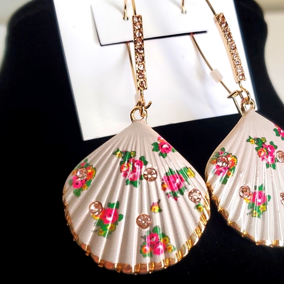 Betsey Johnson Stone Floral Shell Earrings - Picture 3 of 7